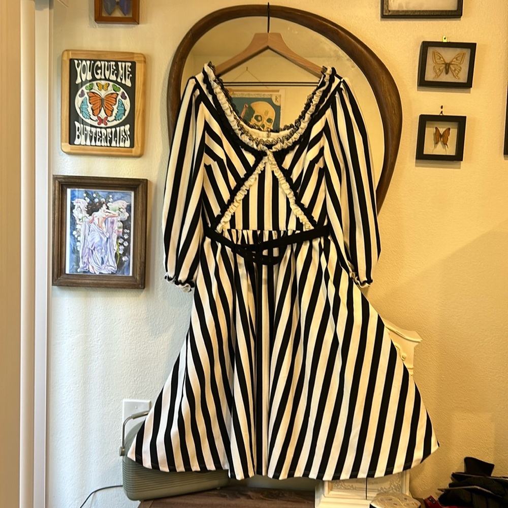La Femme En Noir Sleepy Hollow Katrina swing dress